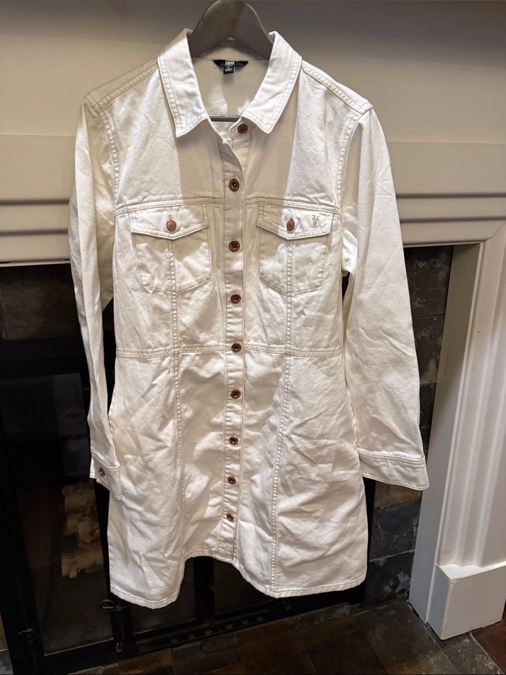 FRYE Soft White Denim Button-Front Jacket w/ pockets. 100% cotton. Size XL. New!